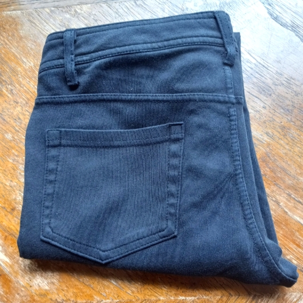 Black Skinny Jeans/Jeggings!!!